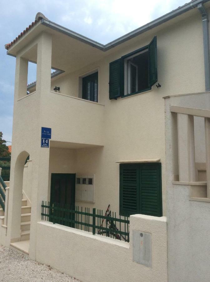Apartmani Katarina Бол Экстерьер фото